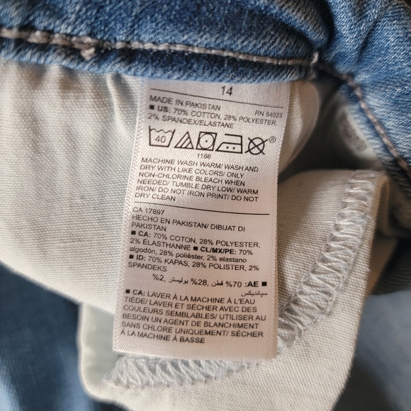 Old Navy Rockstar Skinny Ripped Jeans - Picture 5 of 5